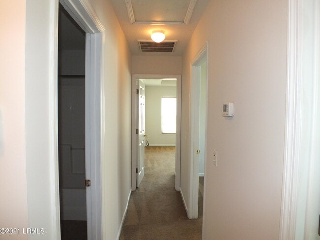 Building Photo - 255 Colony Dr