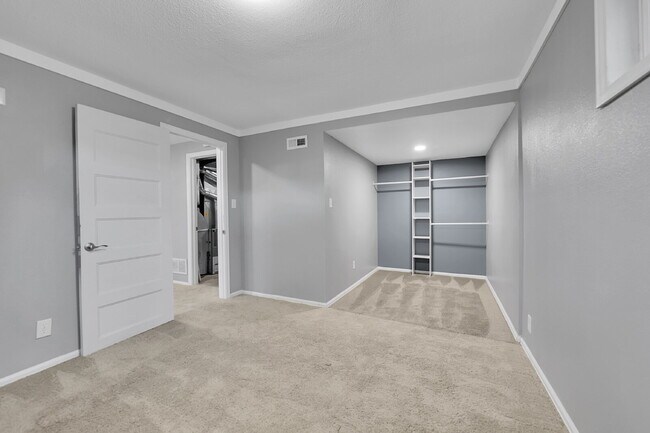 Building Photo - $2,295 - 4 Bed, 2 Bath Home in CO Springs ...