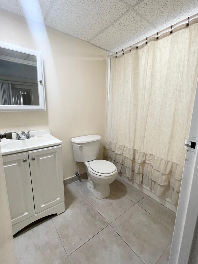 Building Photo - 314 Saxony Way