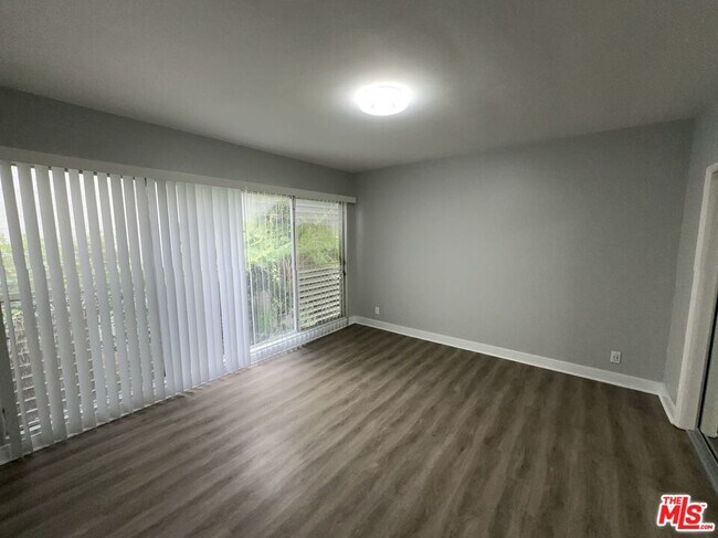 Building Photo - 8635 Cashio St