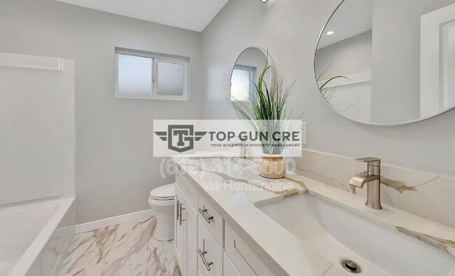 Building Photo - 347 Provo St