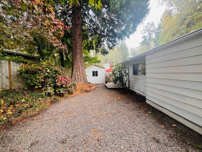 Building Photo - Charming One-Level Home in Garden Home — Near Washington Square & Trader Joe’s! Landscaping Inclu...