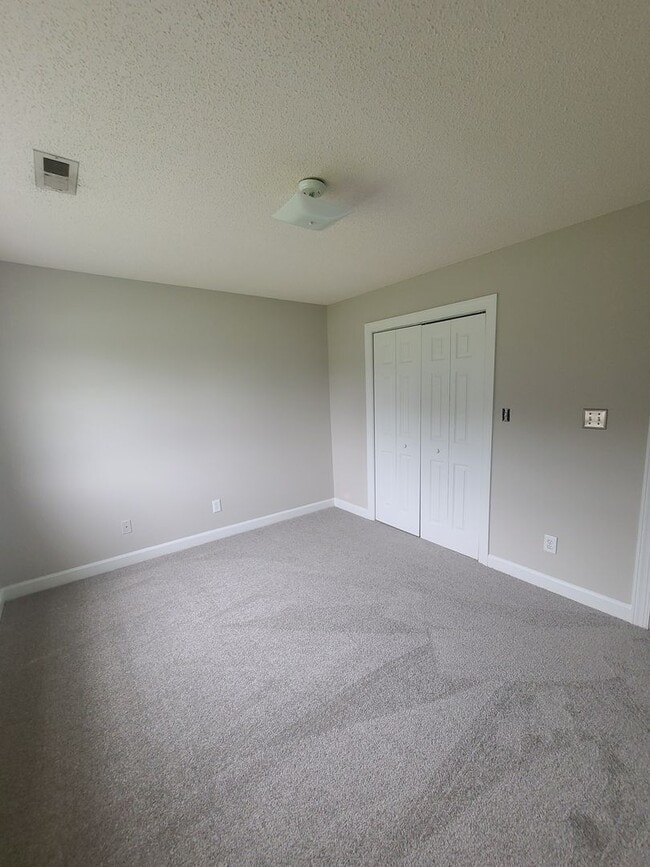 Building Photo - 110 Cambridge Dr