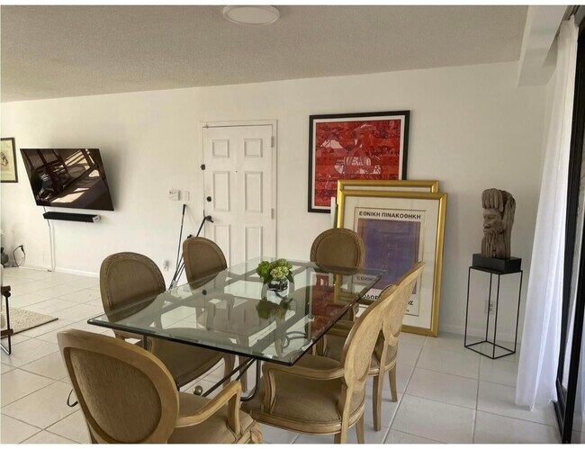 Building Photo - 7170 Promenade Dr