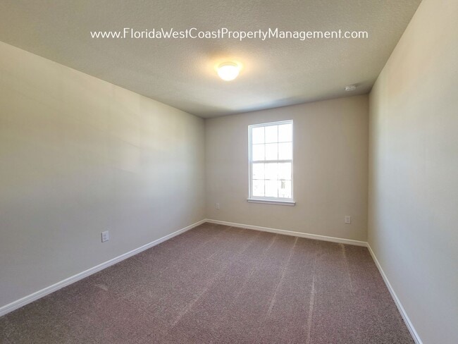 Building Photo - FANTASTIC 5 BEDROOM/ 3 BATH HOME in PARRISH! ISLES AT BAYVIEW! SUPER AMENITIES!