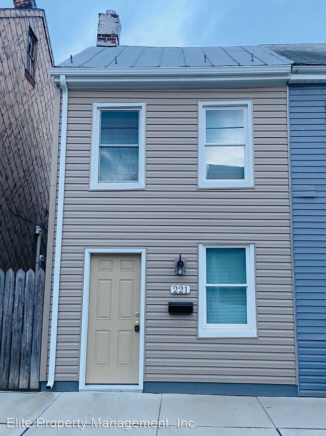 3 br, 1 bath House 221 N. Pine Street 221 N Pine St York PA 17403