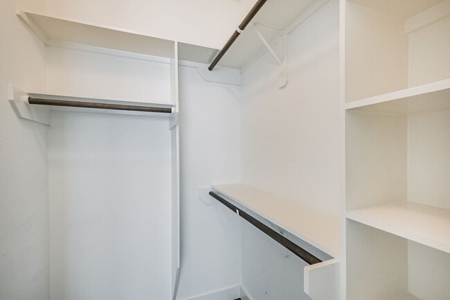 Building Photo - Welcome to this absolutely STUNNING Townhome!!