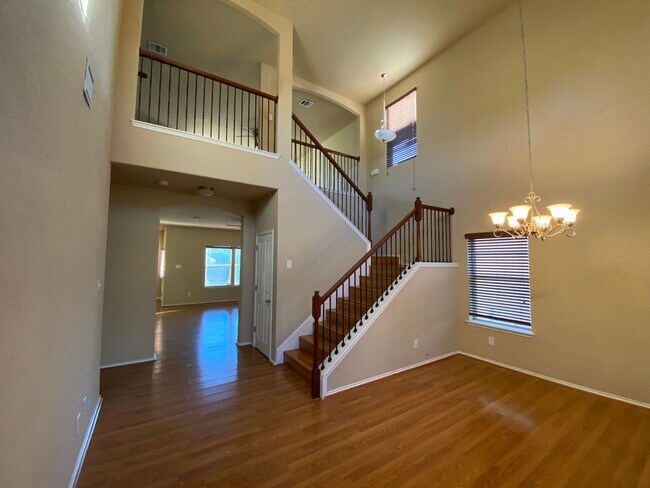 Building Photo - FALL INTO A NEW HOME WITH OUR MOVE-IN SPECIALS!