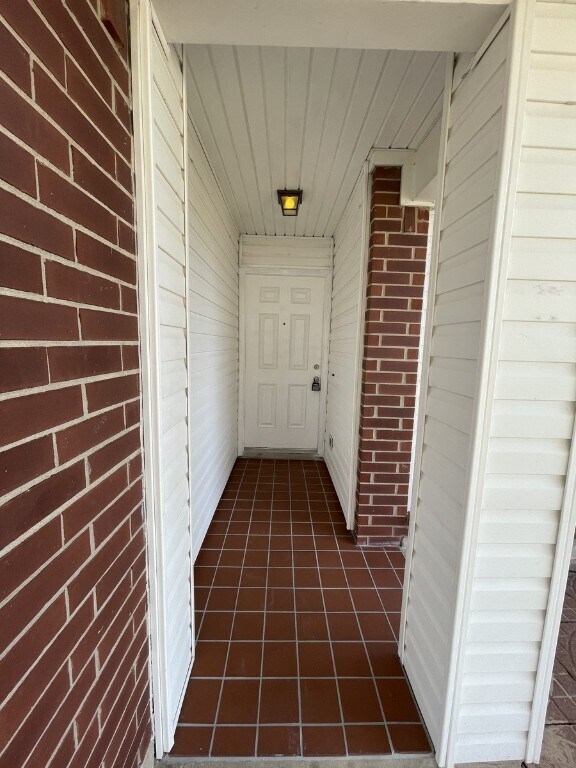 Building Photo - 1505 St Croix Ln