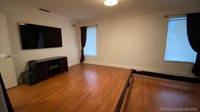 Building Photo - 13111 S Calusa Club Dr