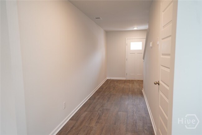 Building Photo - 102 Red Admiral Ln