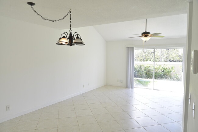 Building Photo - 3344 Alba Cir