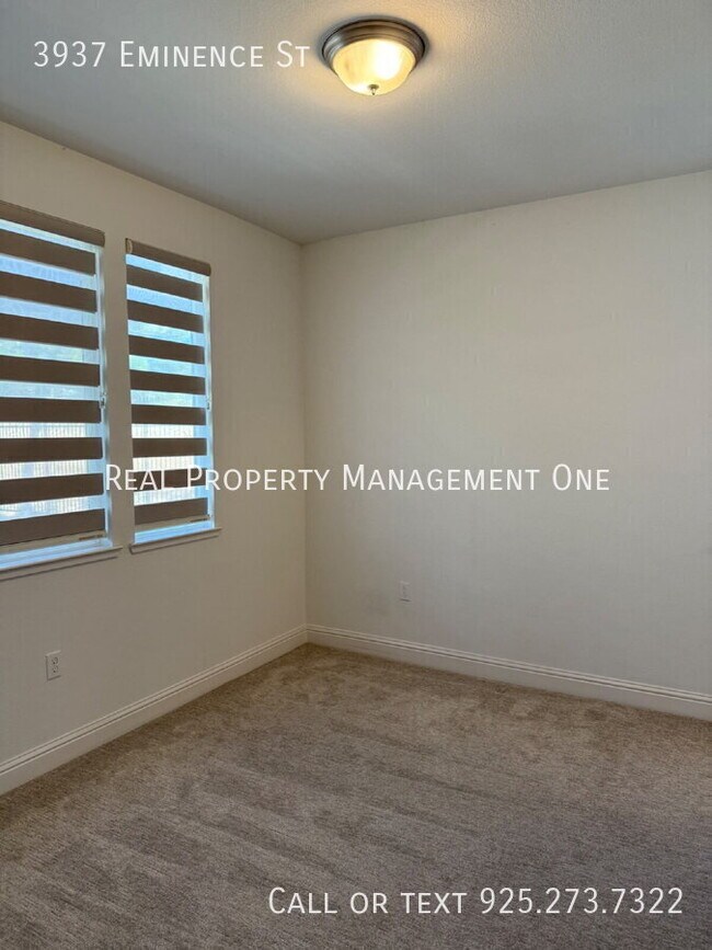Building Photo - 3937 Eminence St