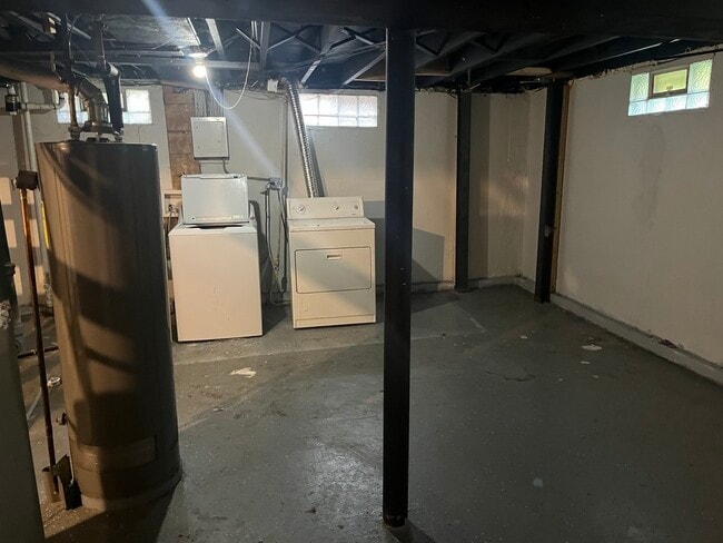 Building Photo - 22146 Yates Ave