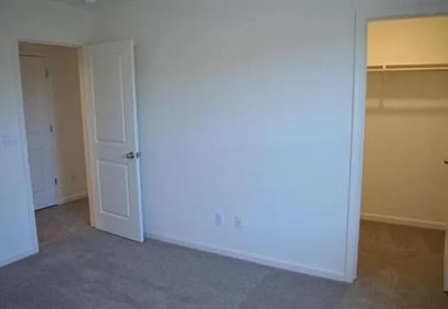 Building Photo - beautiful home