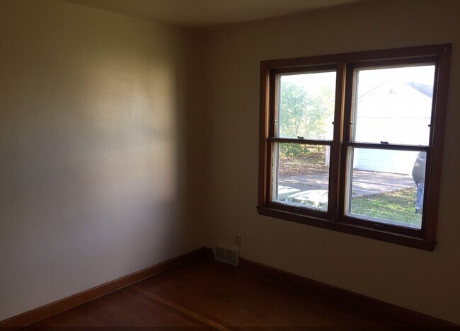 Building Photo - 5253 N 61st St