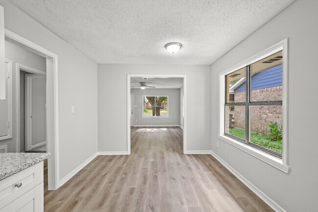 Building Photo - 1100 Gilbert Ave