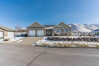 Building Photo - 1595 S 50 W