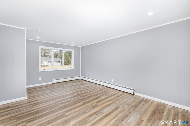 Building Photo - 555 Graham Rd