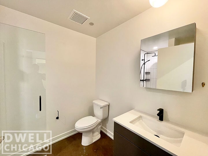 Building Photo - 1139 W Lawrence Ave