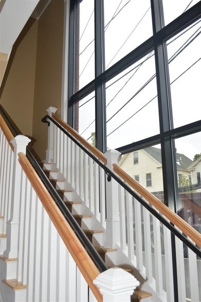 Building Photo - 2 Silver St