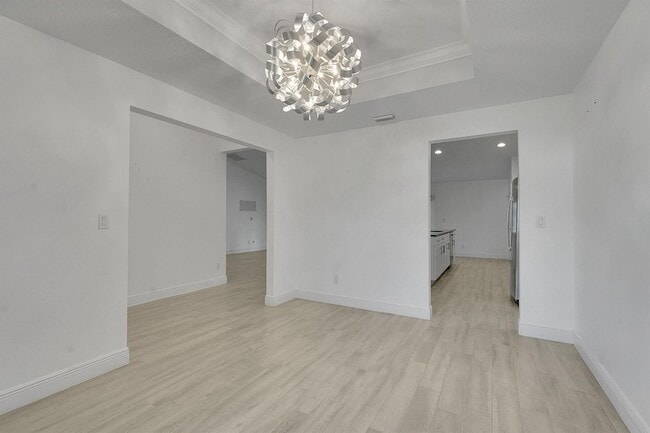 Building Photo - 226 SW Starfish Ave