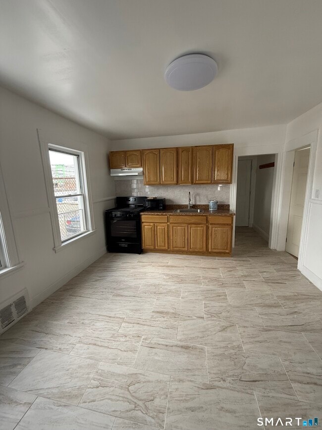 Building Photo - 29 Hubbell St