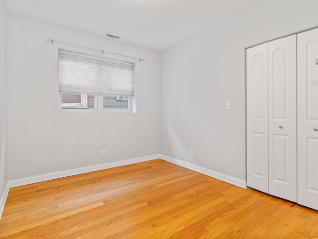 Building Photo - 1617 N Artesian Ave