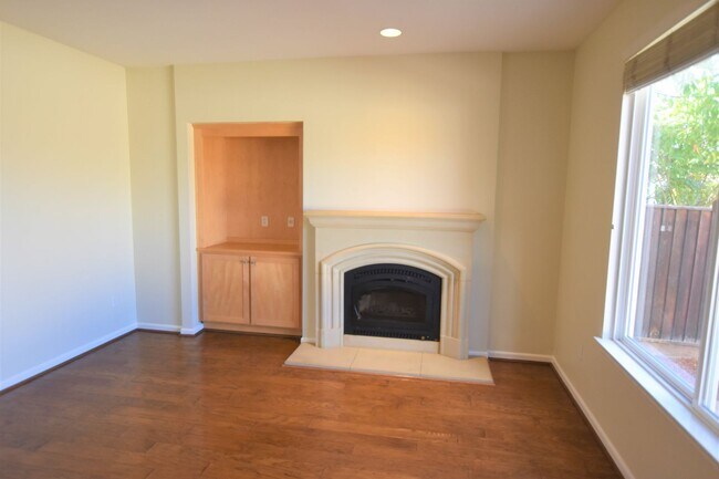 Building Photo - Gorgeous Home in Desirable Los Gatos: Four Bedrooms, Two and One-Half Bathrooms SFR