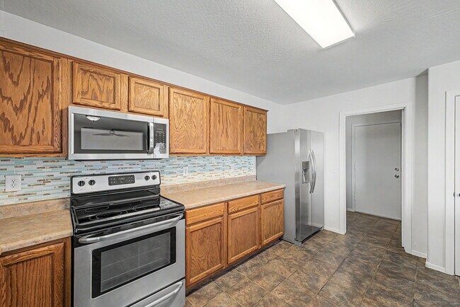 Building Photo - 25683 W Satellite Ln