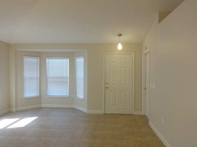 Building Photo - 10541 Rocking A Run