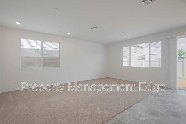 Building Photo - 30128 Bonita Spgs St