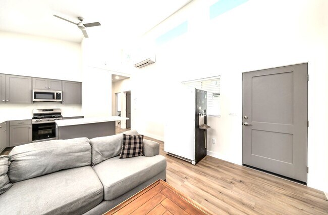 Building Photo - 133-135 Foothill Blvd