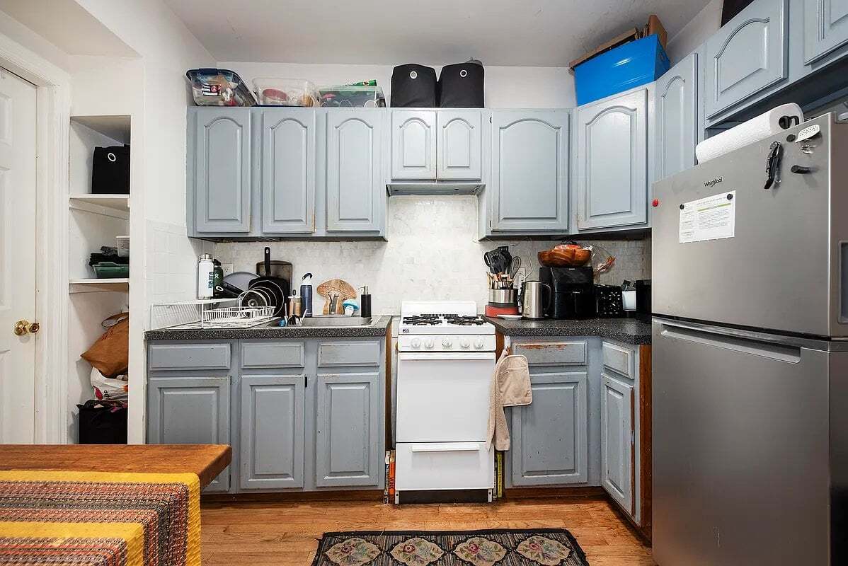 Building Photo - 41 E 41st St