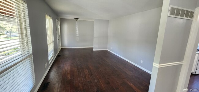 Building Photo - 1145 Mackinac Dr