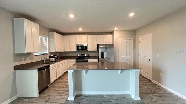 Building Photo - 1343 Lassen St