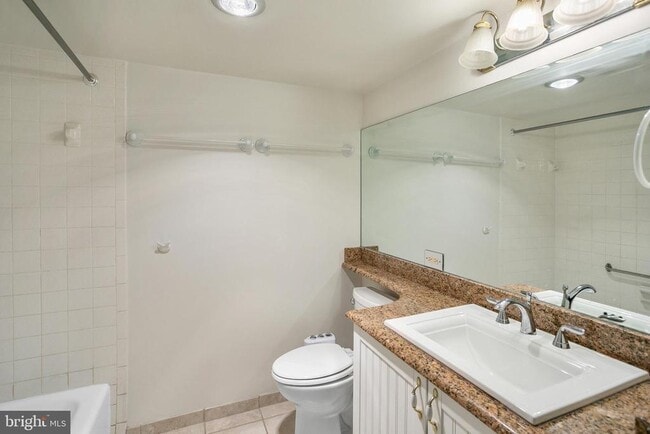 Building Photo - 3800 Fairfax Dr