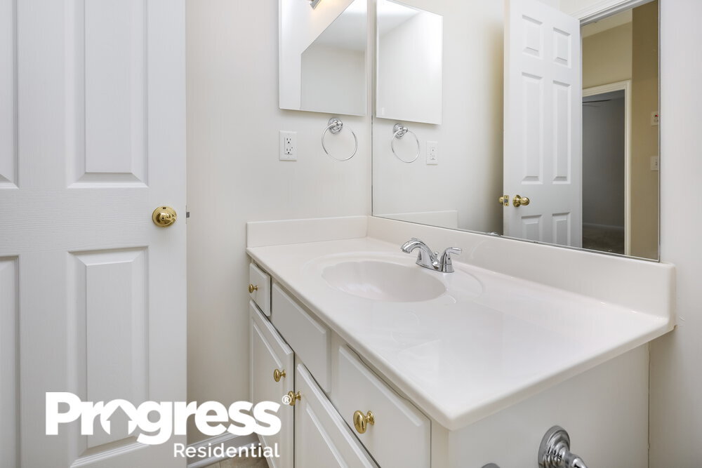 Building Photo - 747 Edgeley Ln