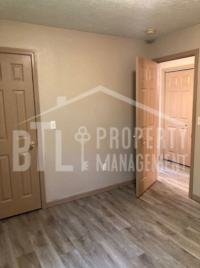 Building Photo - 2078 Bird Rd