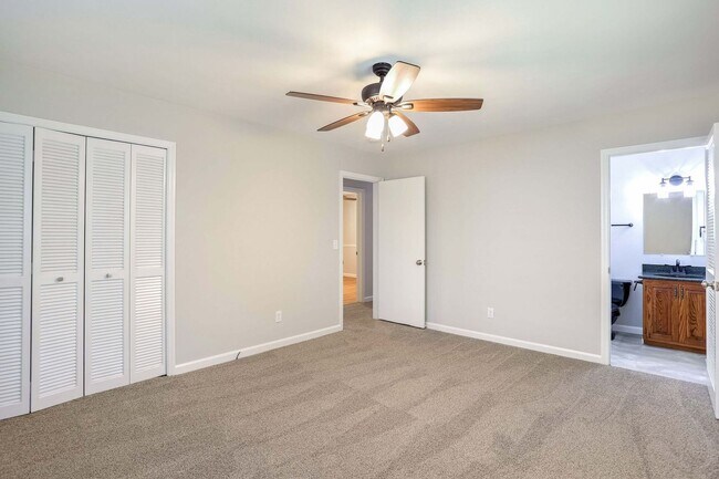 Building Photo - 1716 Georgetown Dr
