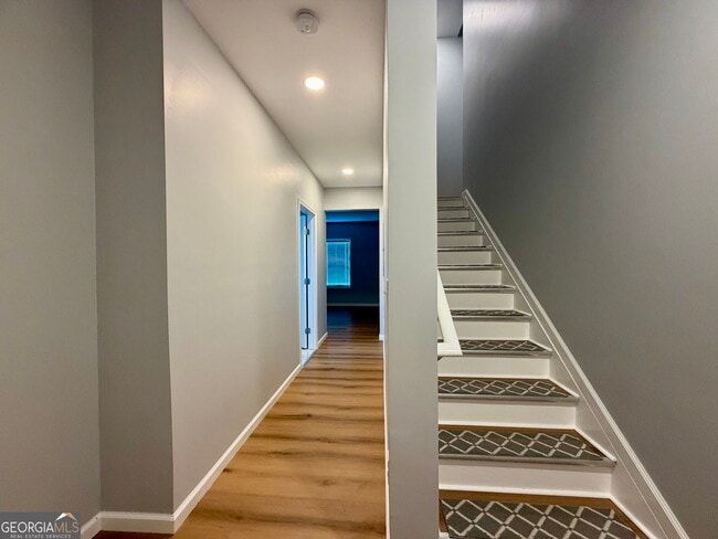 Building Photo - 121 Quail Forest Circle