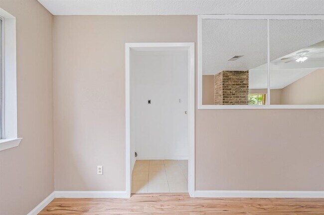 Building Photo - 19511 Westhaven Dr