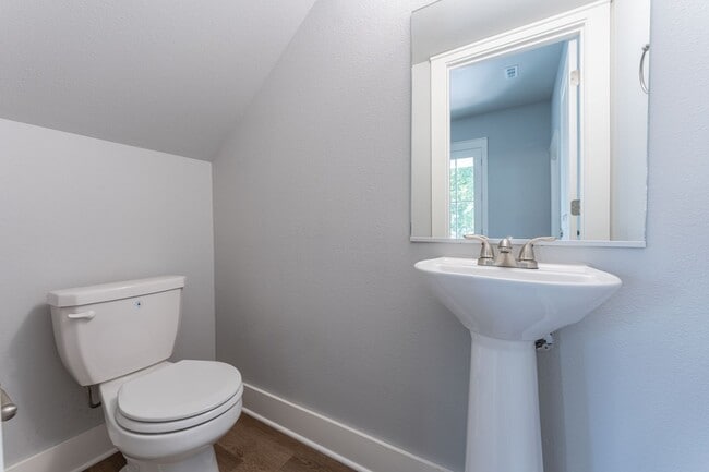 Building Photo - New 3 BR/3.5 BA home in Willow Bend