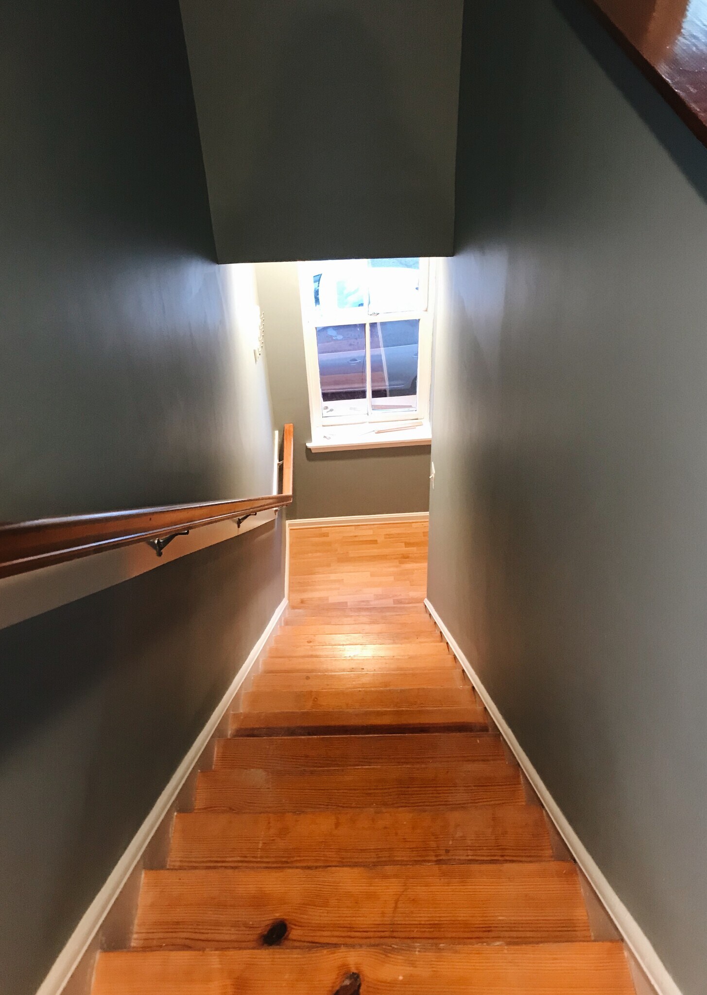 Entry - 32 W Montgomery St