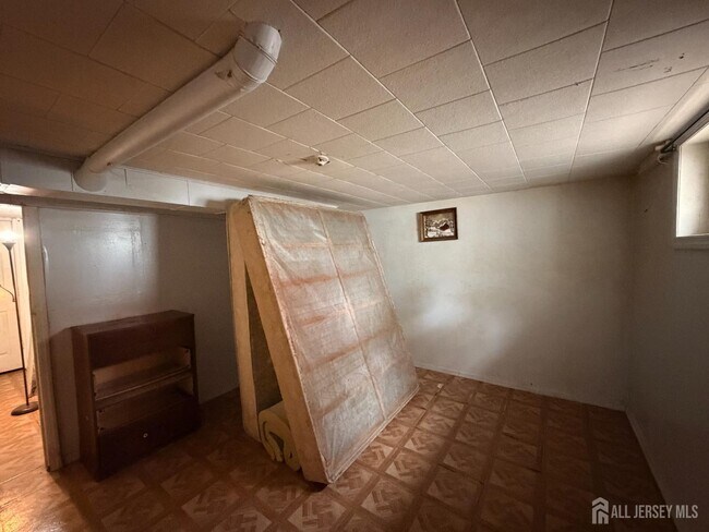 Building Photo - 188 Auth Ave