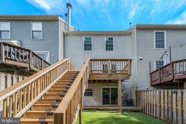 Building Photo - 15462 Windsong Ln