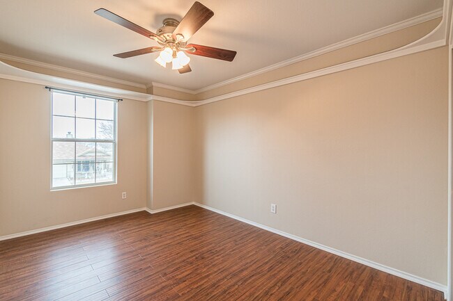 Building Photo - 137 Weeping Way