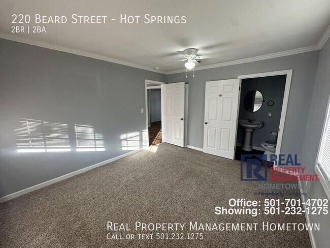 Building Photo - 220 Beard St