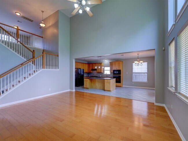 Building Photo - 1554 Homewood Cir