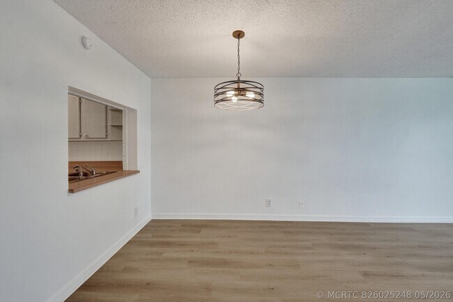 Building Photo - 9470 Poinciana Pl